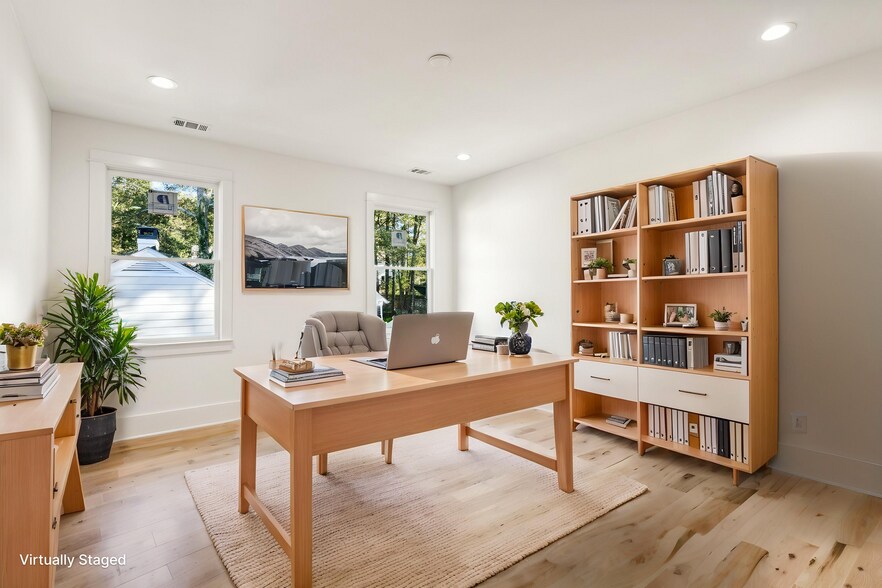 Building Photo - 2611 Charlesgate Ave