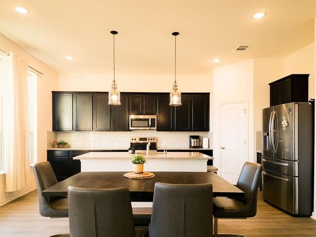 Building Photo - 627 Pheasant Hill Ln