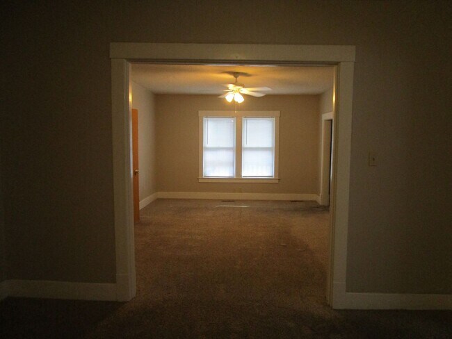 Building Photo - 820 Moro St