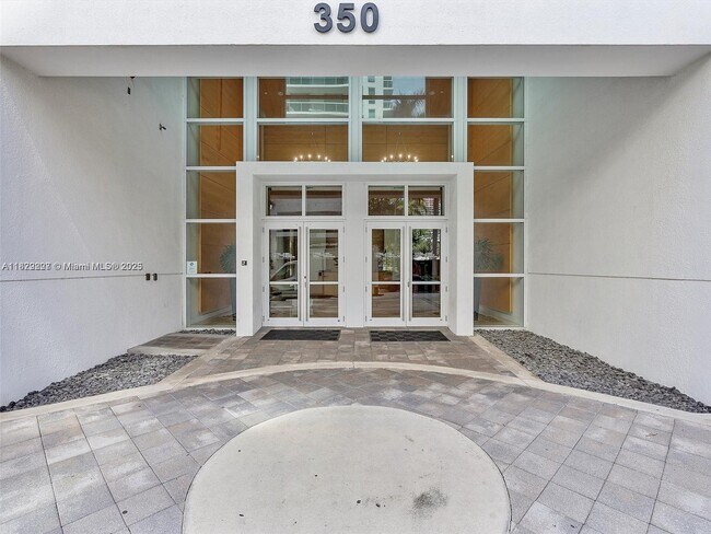 Building Photo - 350 NE 24th St