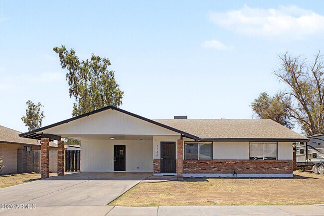 Building Photo - 1432 S Oracle