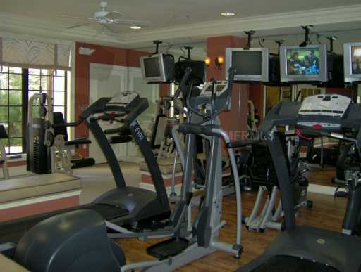 Building Photo - Beautiful resort style 2 bedroom 2 bath co...