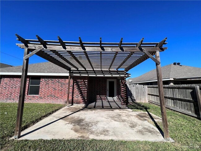 Building Photo - 31 Butkus Dr
