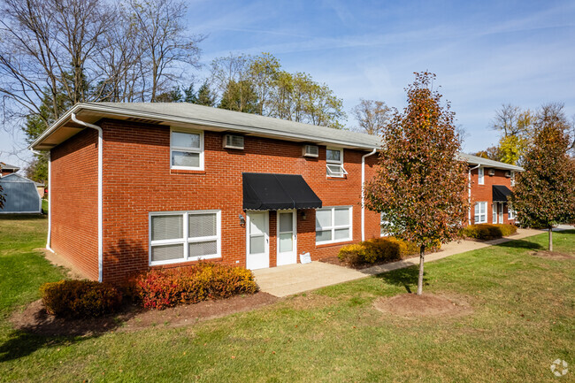 Building Photo - Stone Villa Court