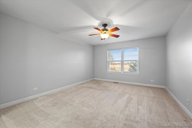 Building Photo - 450 Majestic Ln