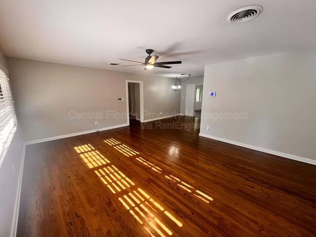 Building Photo - 2011 Howard Dr