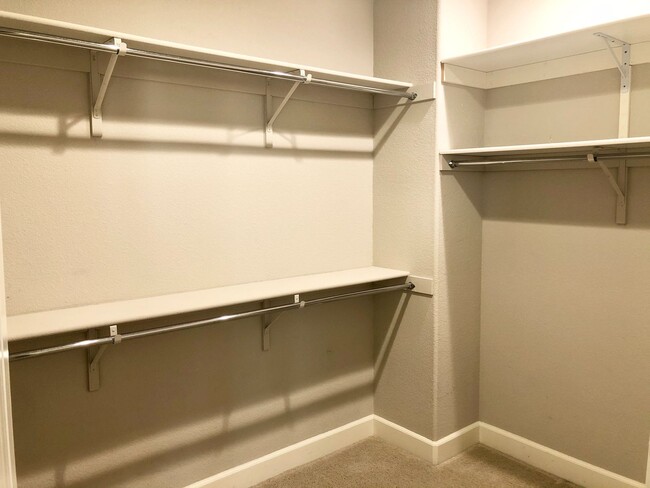 Building Photo - Beautifully Upgraded 4 Bedroom, 3 Bathroom...