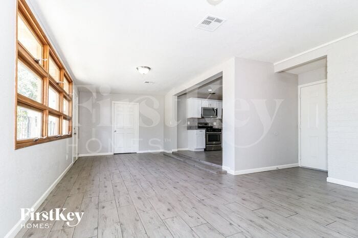 Building Photo - 2020 W Missouri Ave