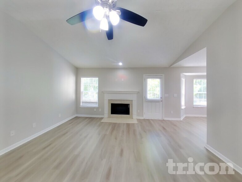 Building Photo - 1056 Shire Dr
