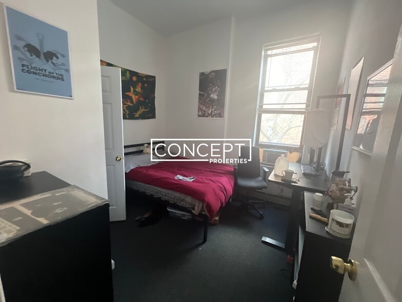 Building Photo - 168 Northampton St