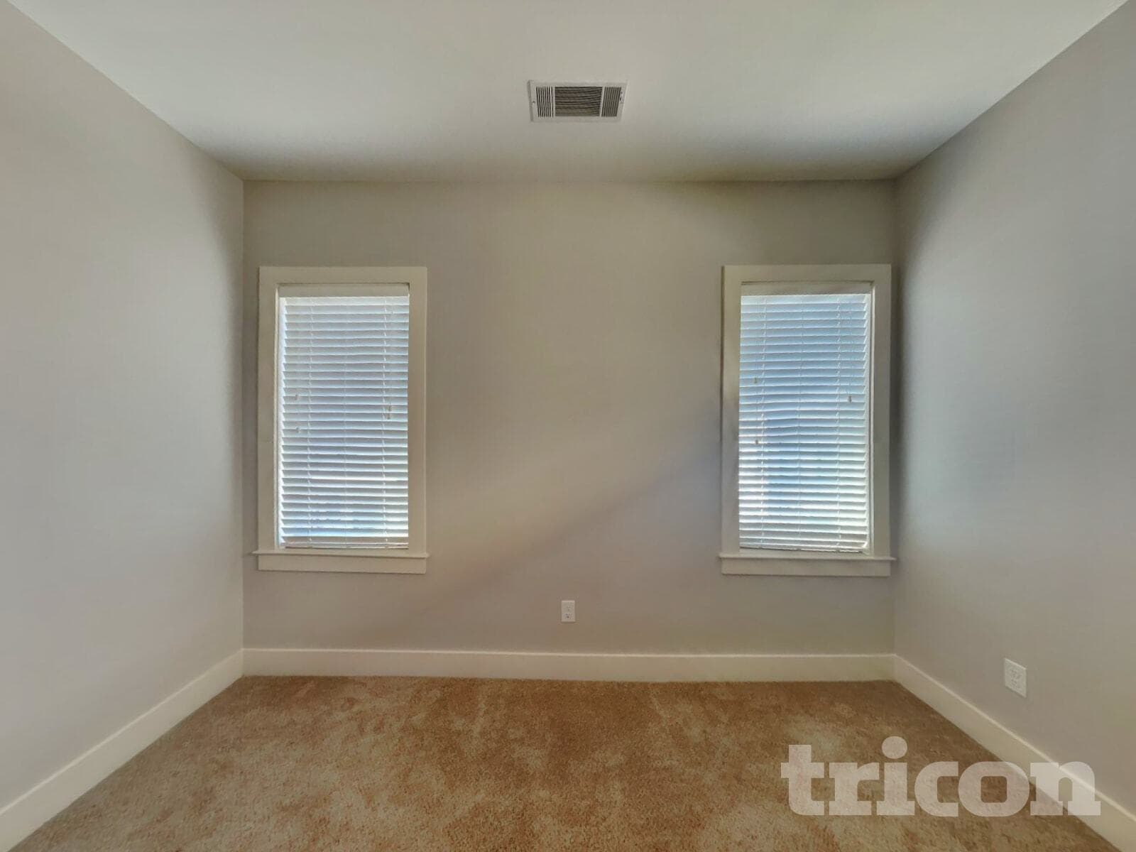 Building Photo - 1208 Hillwood Private Cove