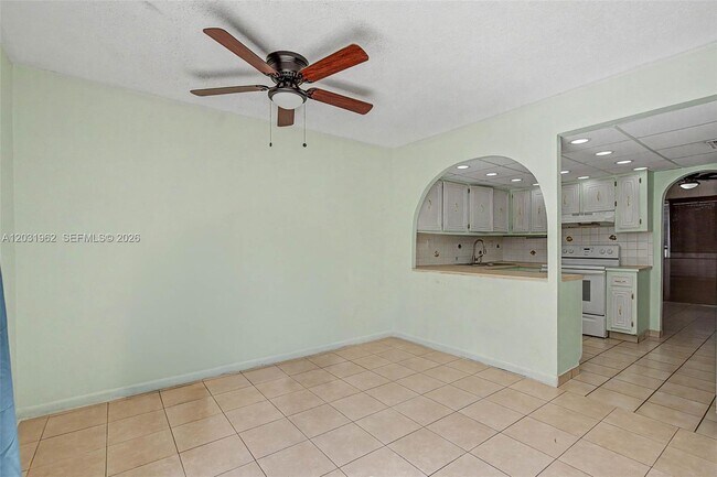Building Photo - 3764 SW 60th Terrace