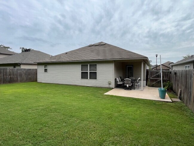Building Photo - 2720 Brighton Pl