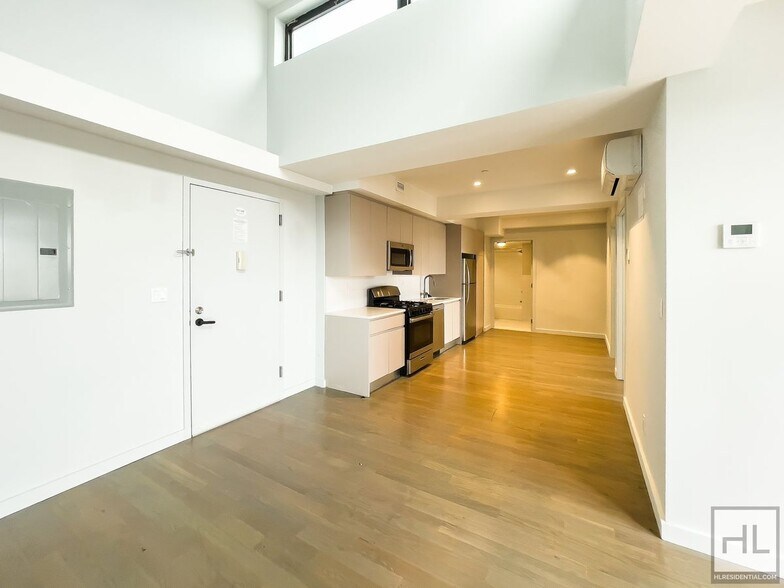 Building Photo - Bushwick Avenue / Spacious 2-Bed 1-Bath / ...