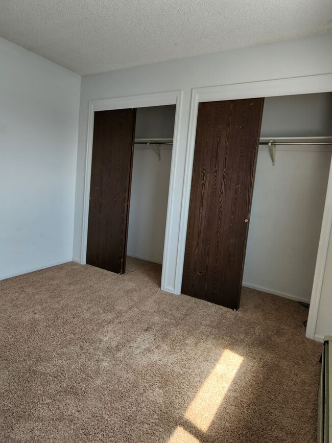 Building Photo - Parkview4517