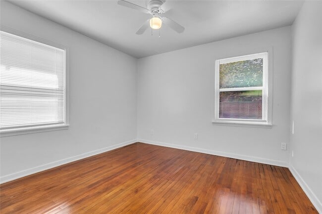 Building Photo - 807 1/2 Fisher Street Unit