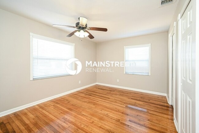 Building Photo - 3 Bedroom Pet-Friendly Home in St Petersburg, FL with Main Street Renewal
