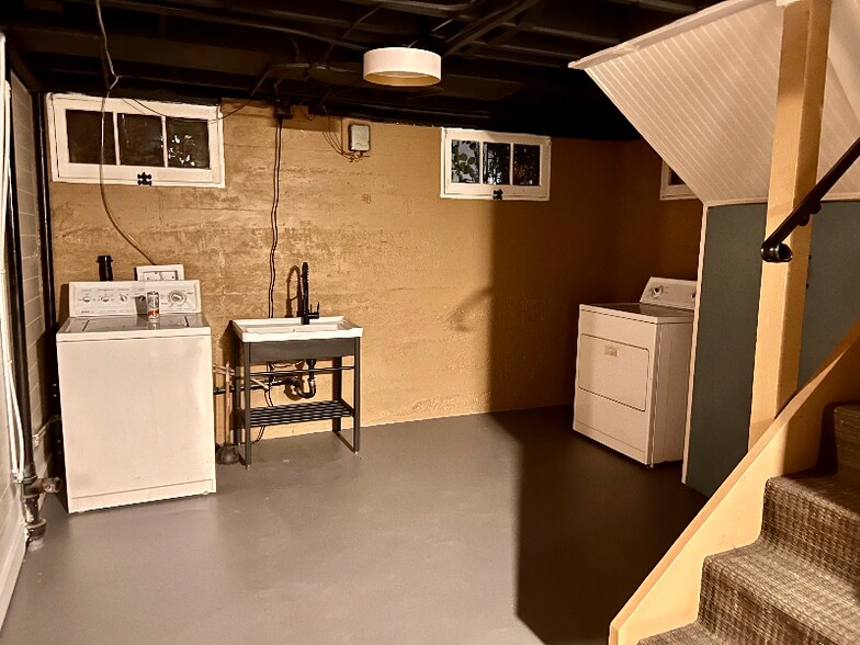 Building Photo - 15 S Clinton St