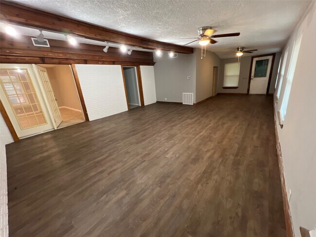 Building Photo - 2603 Goldenrod St