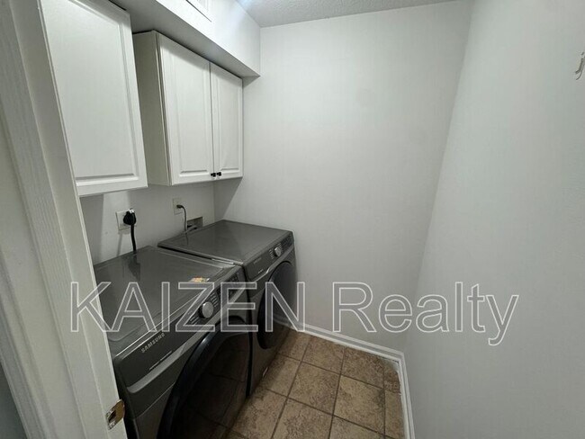 Building Photo - 12607 Hunters Forest Cove