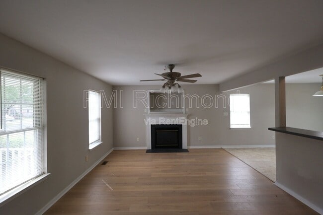 Building Photo - 9824 Willow Glen Ct