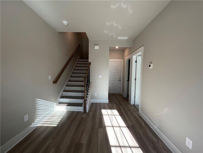 Building Photo - 1061 Knoxboro Ln