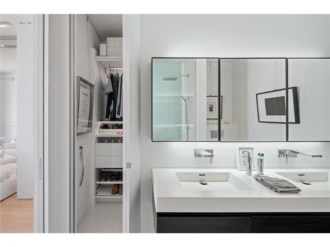 Building Photo - 201 S 11th St