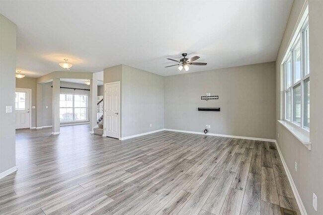 Building Photo - 6545 Cannondale Dr