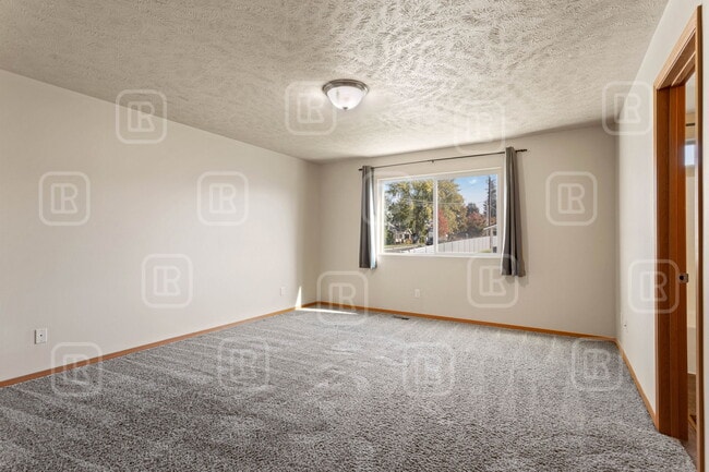 Building Photo - 1526 N Coach Dr