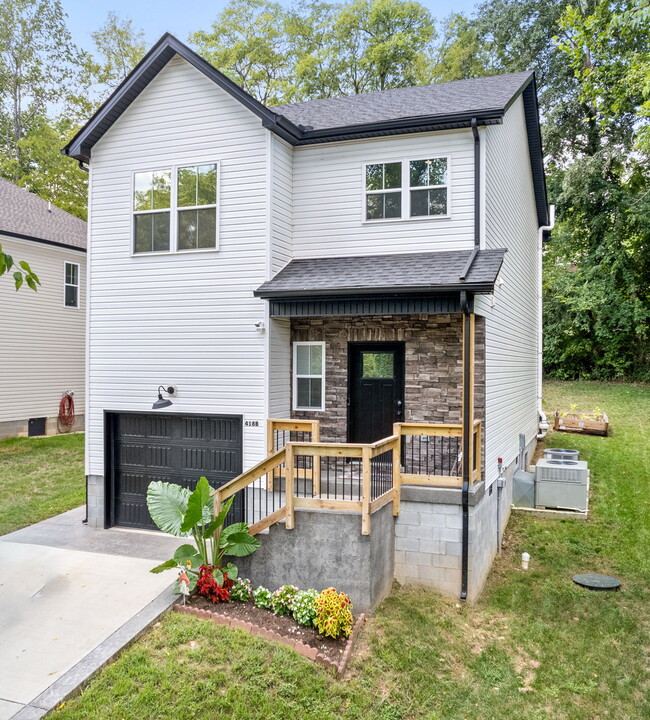 Building Photo - 418 Oak St