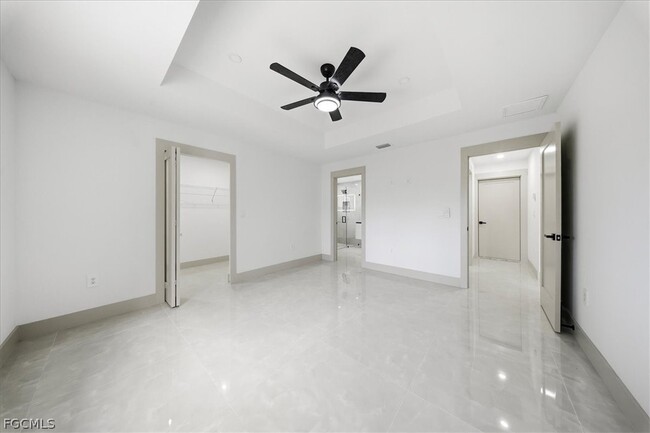 Building Photo - 541 Chalet Ave S