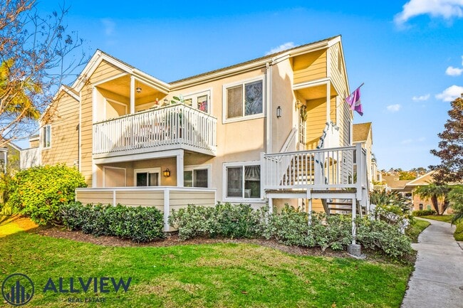 Building Photo - Remodeled 2 Bed, 2 Bath Condo with Ocean V...