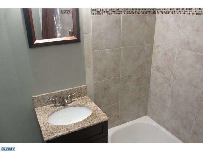 Building Photo - 373 Martin St