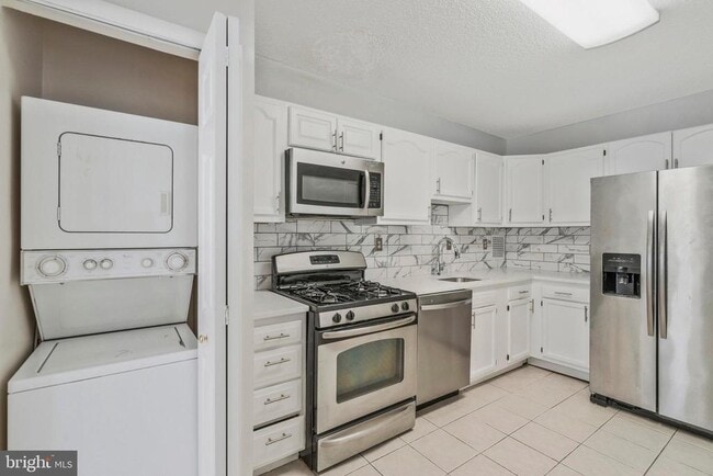 Building Photo - 3701 S George Mason Dr