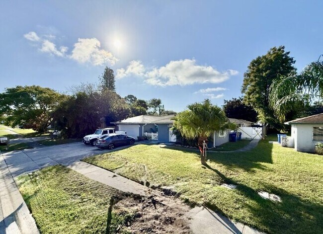 Building Photo - 2658 Sunny Breeze Ave