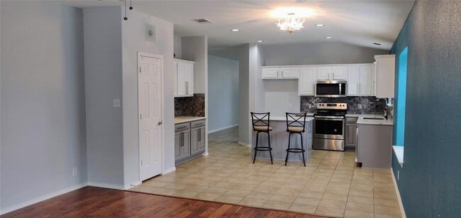 Building Photo - 309 Riverine Way