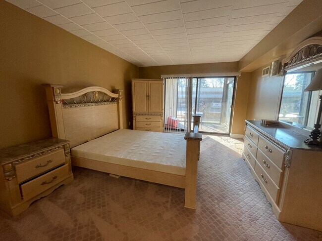 Building Photo - 18228 University Park Dr