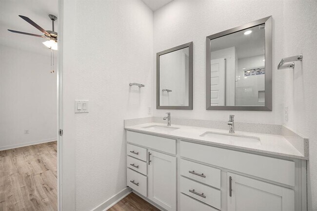 Building Photo - 904 Balsora Cv