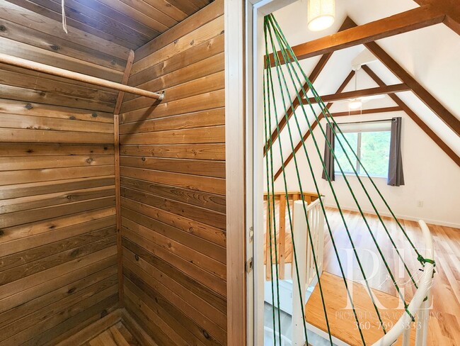 Building Photo - Waterfront Tudor | Private, Vintage Charm with Casita