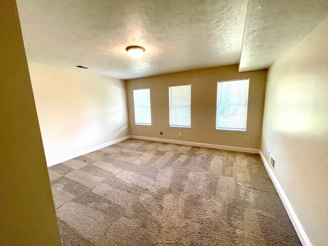 Building Photo - Modern 3-Bedroom 3-Bath  Home for Rent in Mt Washington, Pittsburgh, PA