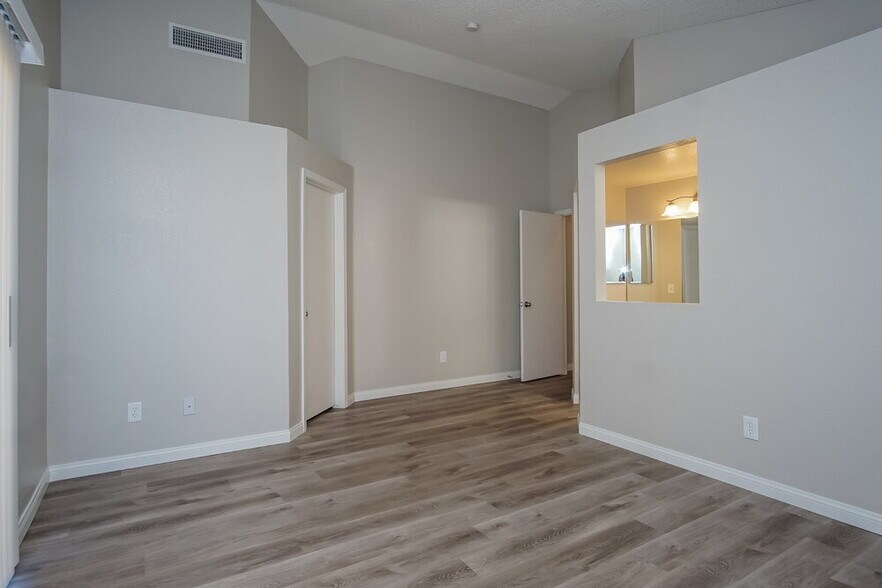 Building Photo - 8024 S Counterpoint Ln