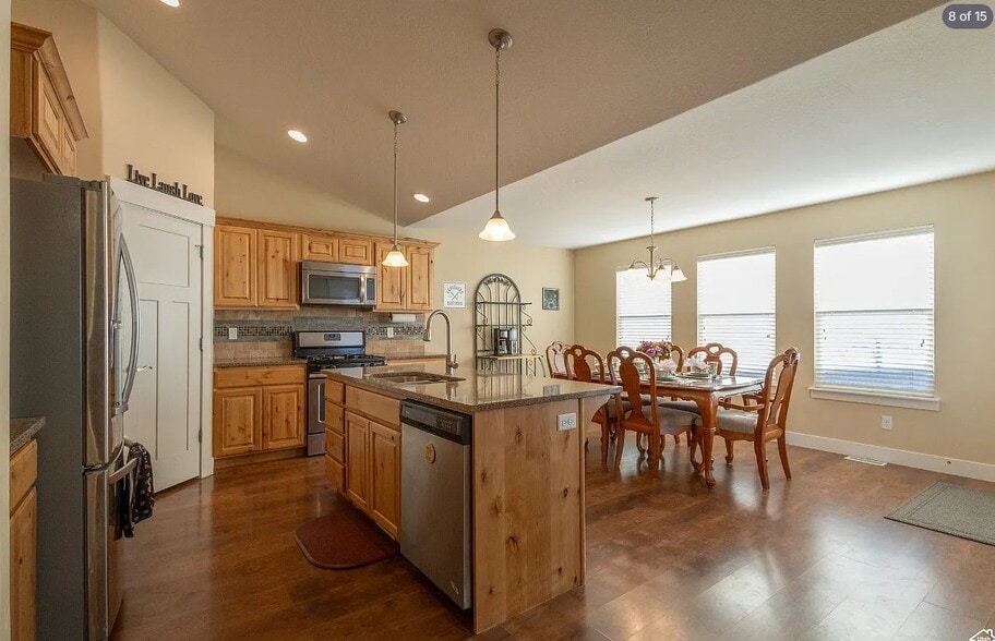 Building Photo - 14088 Maria Way