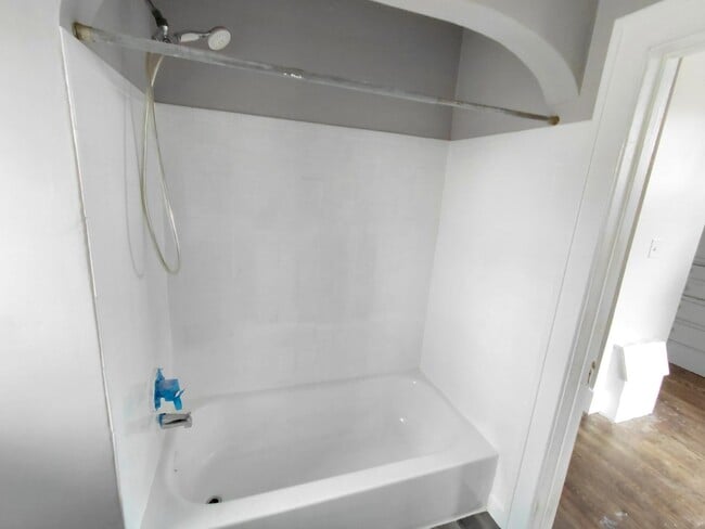 Building Photo - 13925 Cherrylawn St