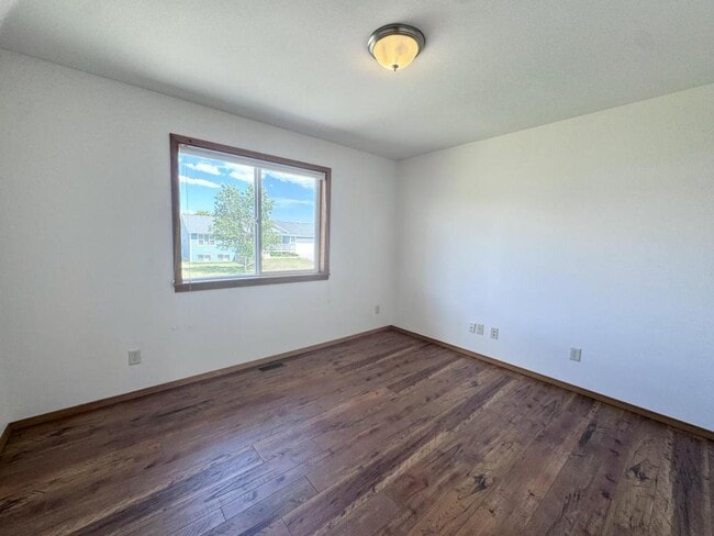 Building Photo - 3280 Strom Dr