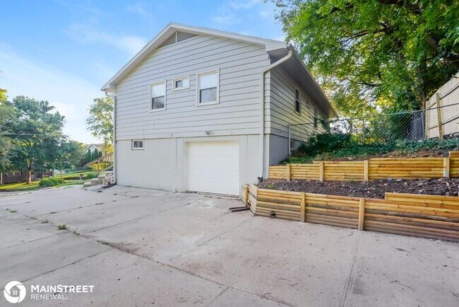 Building Photo - 1113 Quincy Street, Leavenworth, KS 66048