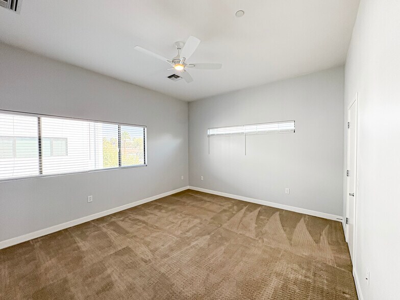 Building Photo - 1645 E Cheery Lynn Rd