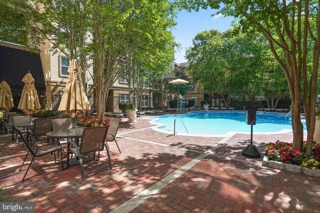 Building Photo - 11800 Old Georgetown Rd