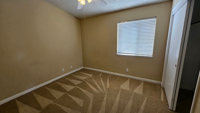 Building Photo - SW Bakersfield Home for Lease