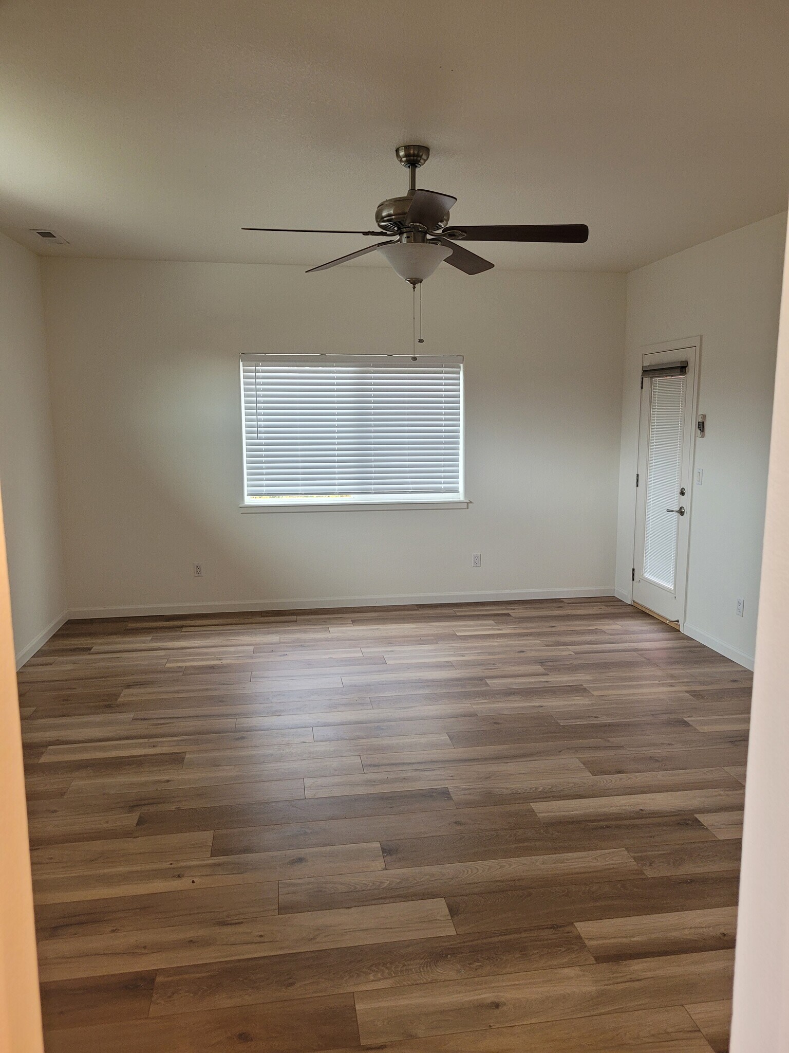 Building Photo - 396 Patricia Ln