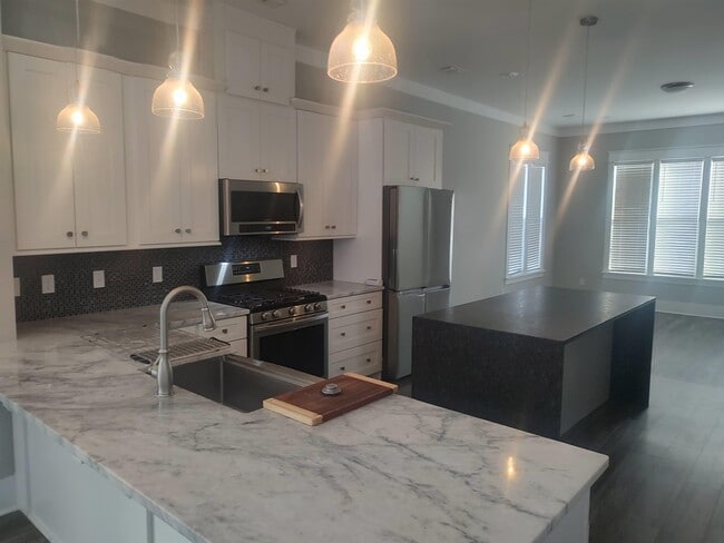 Building Photo - 3589 Esplanade Way